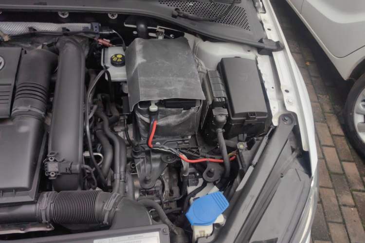 Used Volkswagen Golf 2016 1.4TSI Automatic R-Line Engine Bay Left