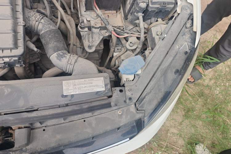 Used Volkswagen Golf 2016 1.6L Automatic Comfort Model Engine Bay Left