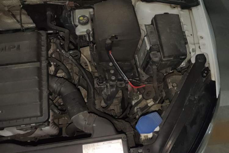 Used Volkswagen Golf 2016 1.6L Automatic Comfort Model Engine Bay Left