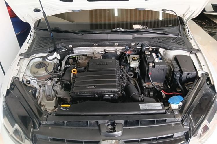 Used Volkswagen Golf 2016 1.6L Automatic Comfort Model Engine Bay