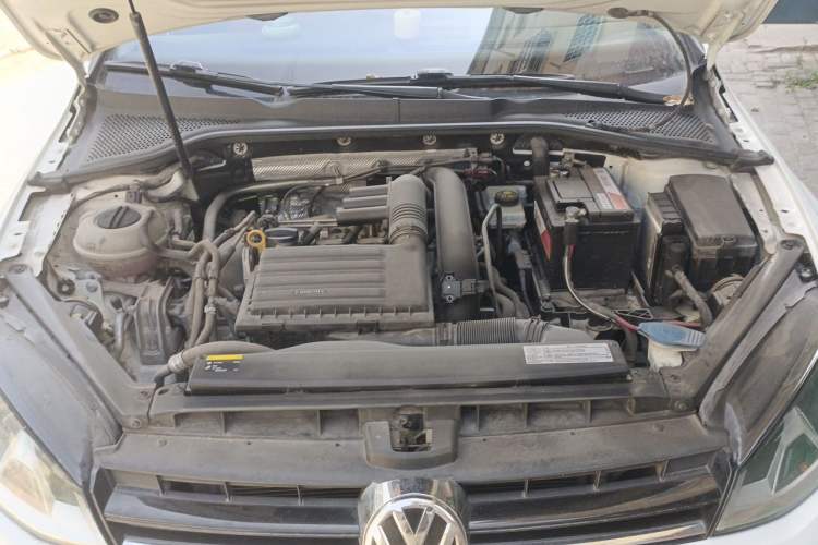 Used Volkswagen Golf 2016 230TSI Automatic Comfort Version Engine Bay