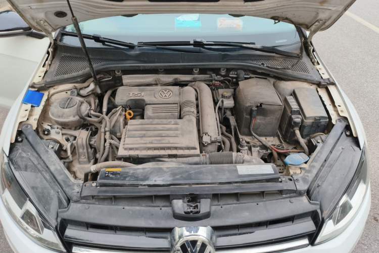 Used Volkswagen Golf 2016 230TSI Automatic Luxury Version Engine Bay