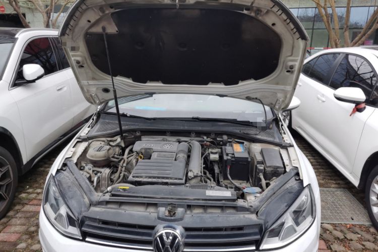 Used Volkswagen Golf 2016 230TSI Automatic Luxury Version Engine Bay