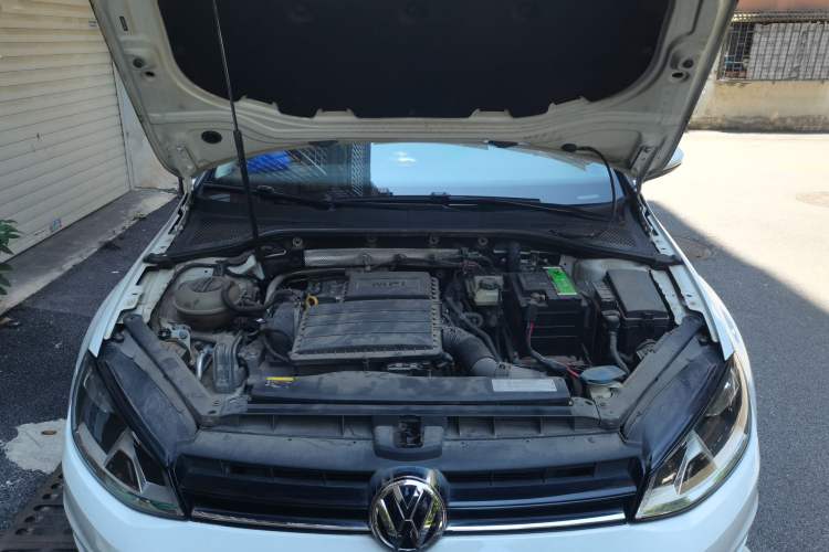 Used Volkswagen Golf 2016 1.6L Automatic Comfort Model Engine Bay