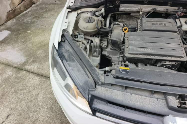 Used Volkswagen Golf 2016 1.6L Automatic Comfort Model Engine Bay Right