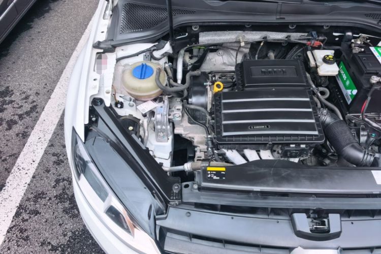 Used Volkswagen Golf 2016 1.6L Manual Fashion Edition Engine Bay Right