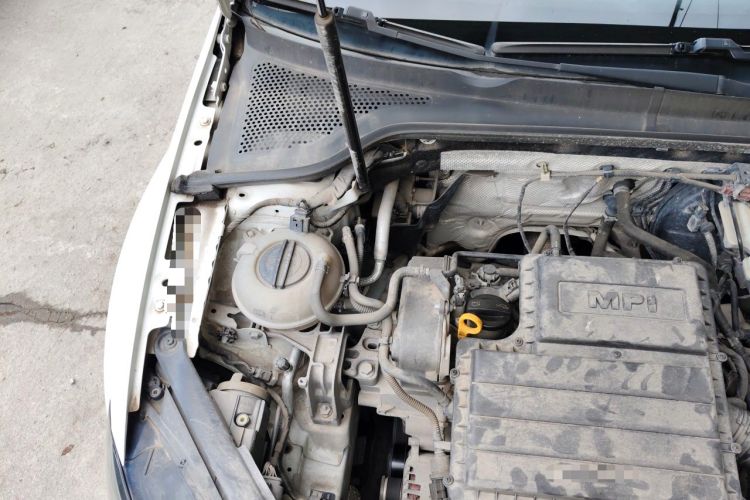 Used Volkswagen Golf 2016 1.6L Automatic Fashion Model Engine Bay Right