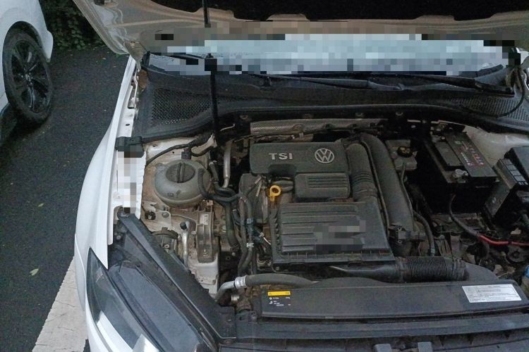 Used Volkswagen Golf 2016 230TSI Automatic Comfort Version Engine Bay Right