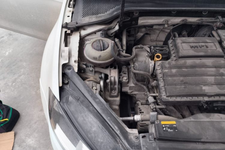 Used Volkswagen Golf 2016 1.6L Automatic Comfort Model Engine Bay Right