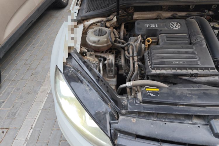 Used Volkswagen Golf 2016 230TSI Automatic Comfort Version Engine Bay Right