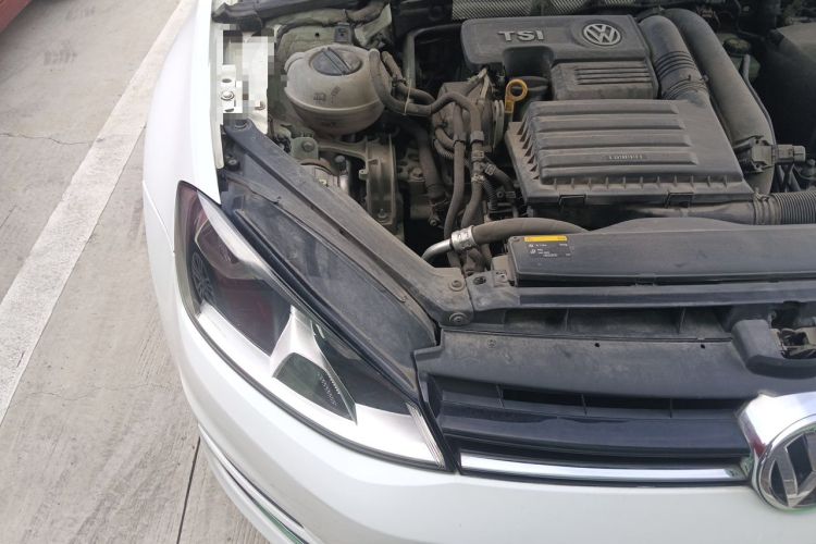Used Volkswagen Golf 2016 230TSI Automatic Comfort Version Engine Bay Right