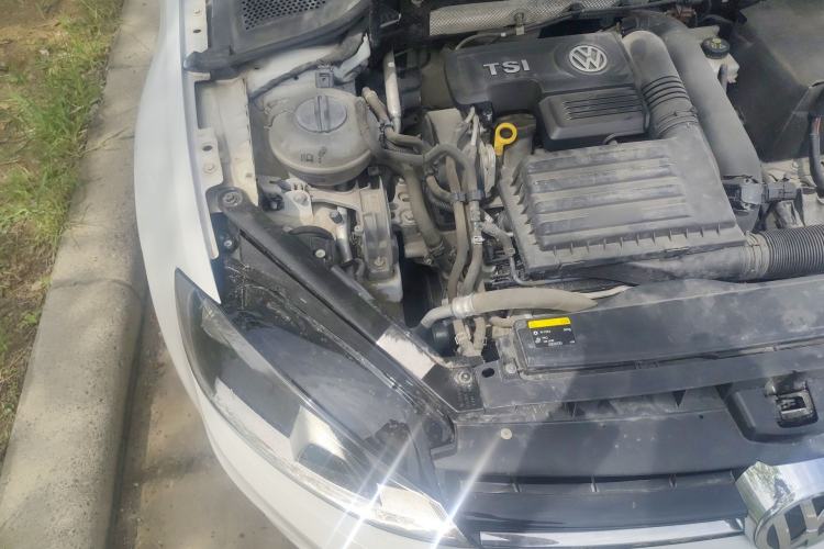 Used Volkswagen Golf 2016 230TSI Automatic Luxury Version Engine Bay Right