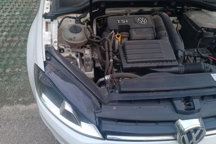 Used Volkswagen Golf 2016 230TSI Automatic Luxury Version Engine Bay Right