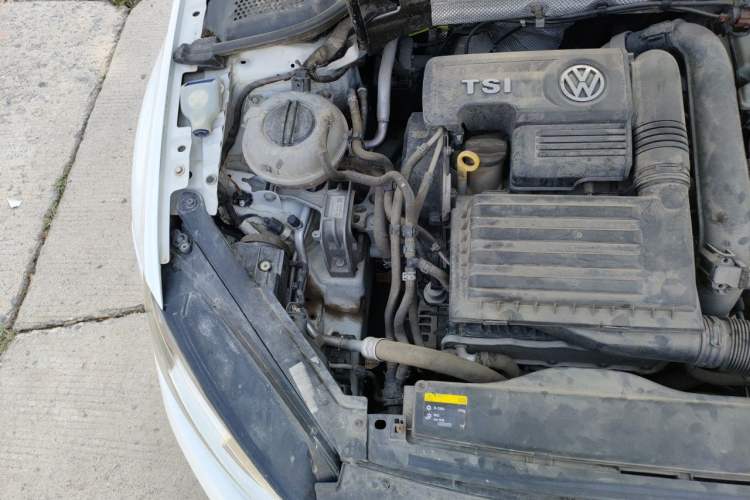 Used Volkswagen Golf 2016 230TSI Automatic Comfort Version Engine Bay Right