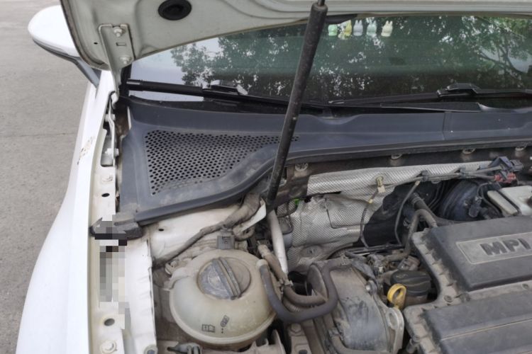 Used Volkswagen Golf 2016 1.6L Automatic Comfort Model Engine Bay Right