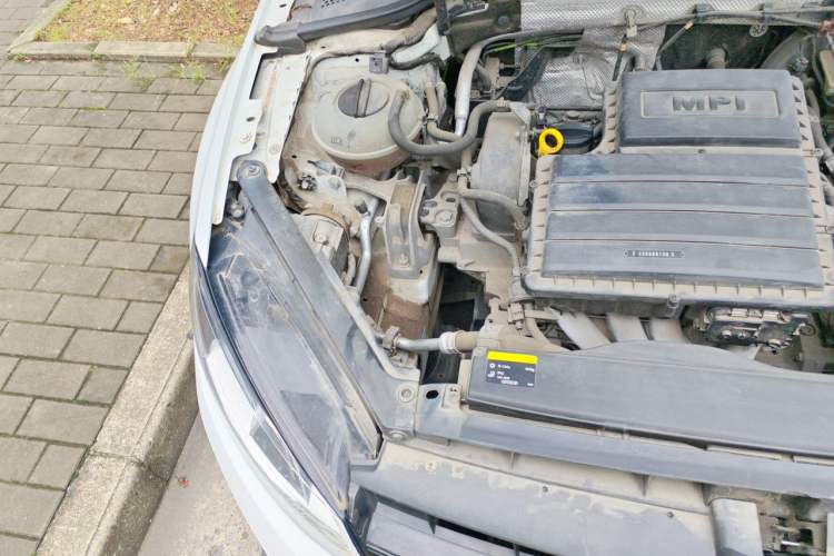 Used Volkswagen Golf 2016 1.6L Automatic Comfort Model Engine Bay Right