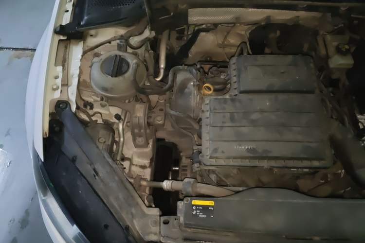 Used Volkswagen Golf 2016 1.6L Automatic Fashion Model Engine Bay Right