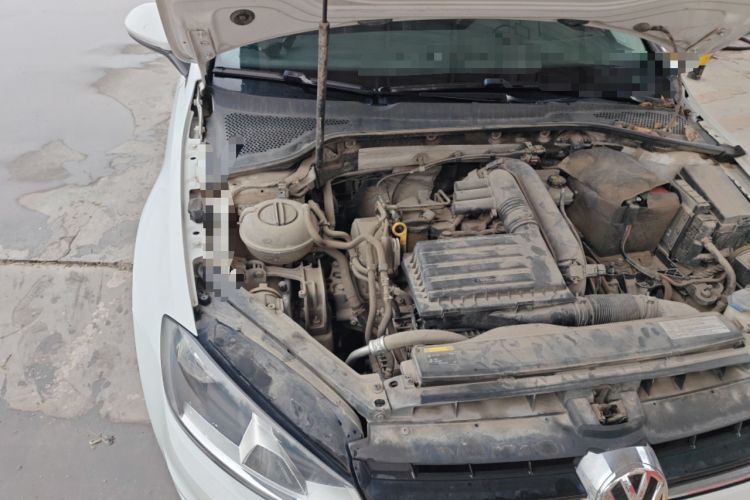 Used Volkswagen Golf 2016 230TSI Automatic Luxury Version Engine Bay Right