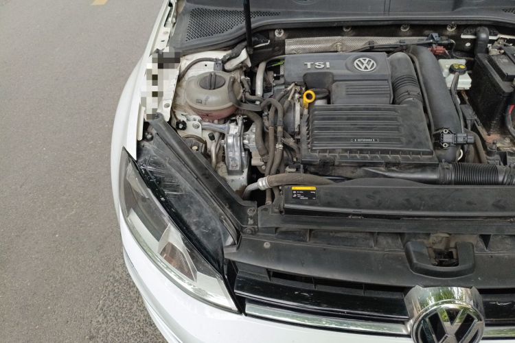 Used Volkswagen Golf 2016 230TSI Automatic Comfort Version Engine Bay Right