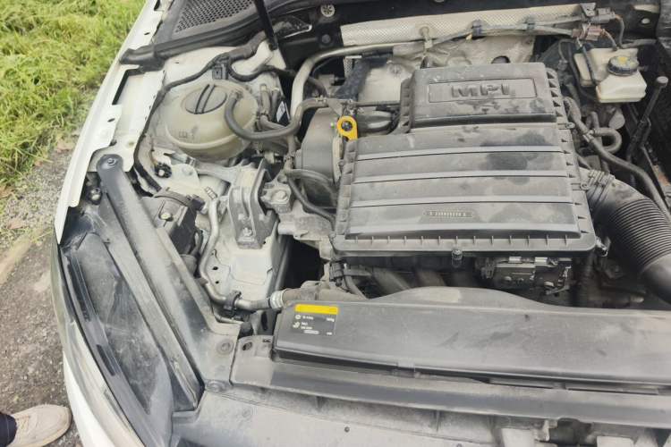 Used Volkswagen Golf 2016 1.6L Automatic Comfort Model Engine Bay Right
