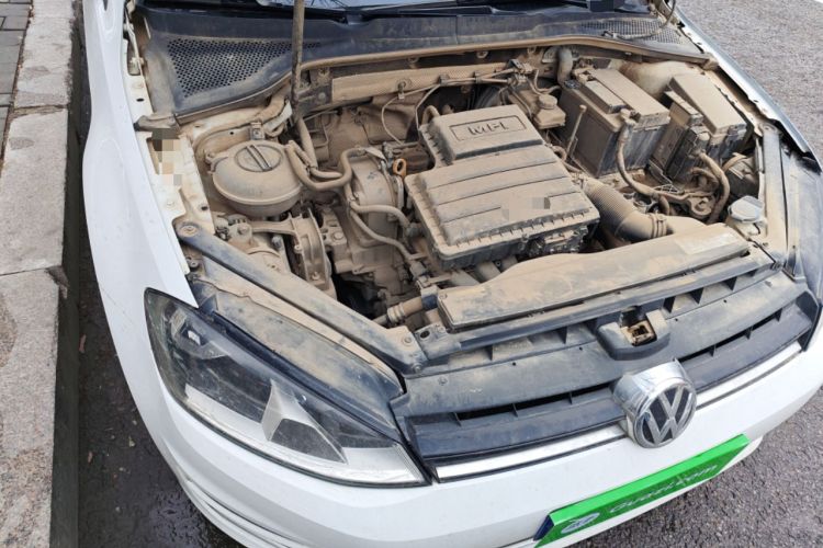 Used Volkswagen Golf 2016 1.6L Automatic Comfort Model Engine Bay Right