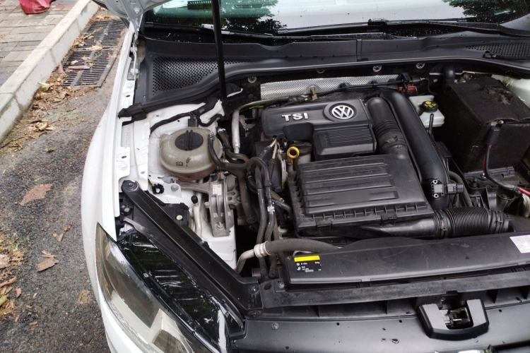 Used Volkswagen Golf 2016 230TSI Automatic Luxury Version Engine Bay Right
