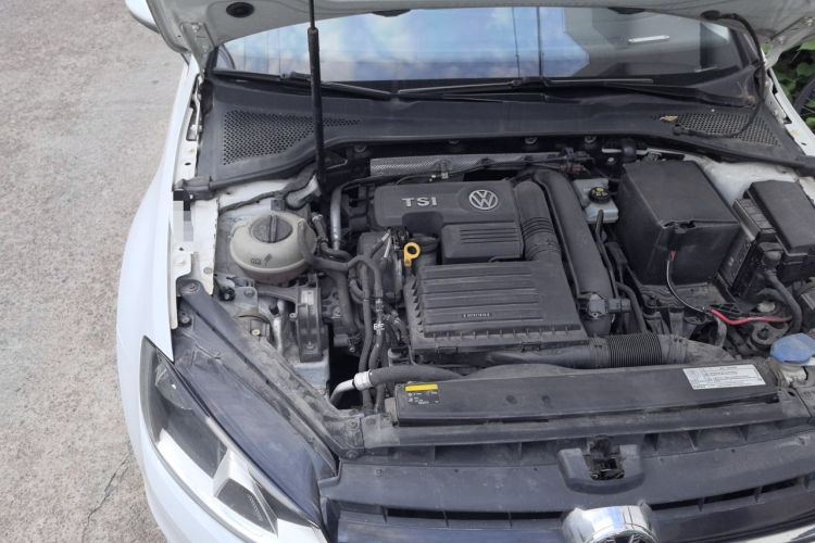 Used Volkswagen Golf 2016 230TSI Automatic Luxury Version Engine Bay Right
