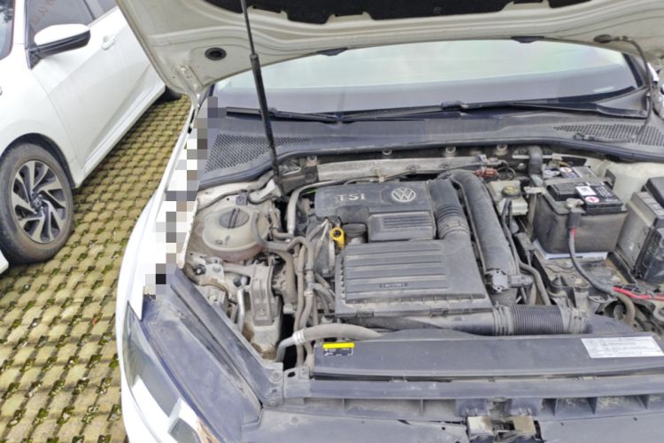 Used Volkswagen Golf 2016 230TSI Automatic Luxury Version Engine Bay Right