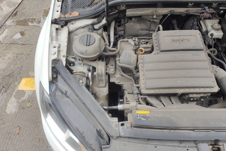 Used Volkswagen Golf 2016 1.6L Automatic Fashion Model Engine Bay Right