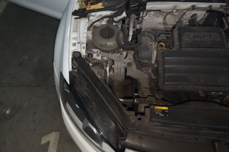 Used Volkswagen Golf 2016 1.6L Automatic Comfort Model Engine Bay Right