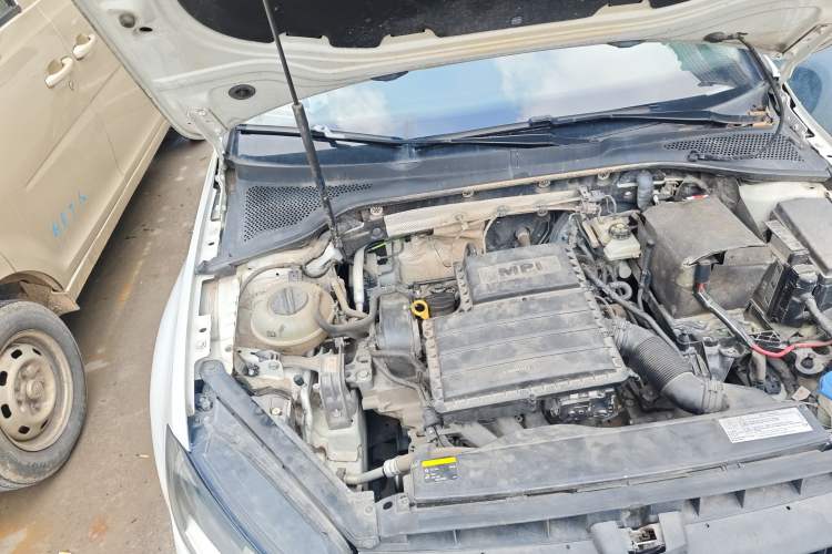 Used Volkswagen Golf 2016 1.6L Automatic Fashion Model Engine Bay Right