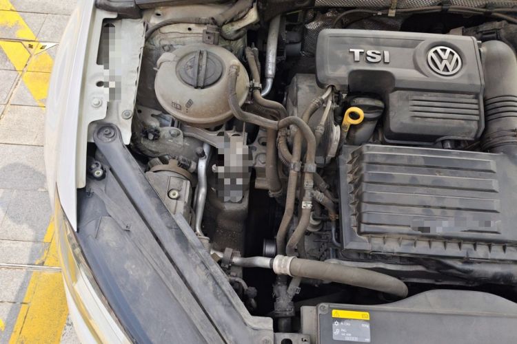 Used Volkswagen Golf 2016 230TSI Automatic Luxury Version Engine Bay Right