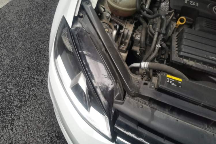 Used Volkswagen Golf 2016 230TSI Automatic Luxury Version Engine Bay Right