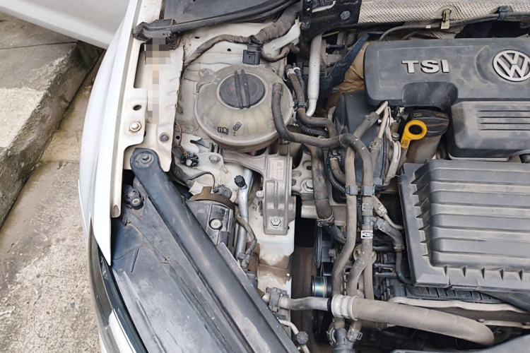 Used Volkswagen Golf 2016 230TSI Automatic Comfort Version Engine Bay Right