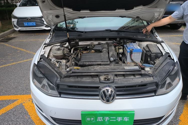 Used Volkswagen Golf 2016 230TSI Automatic Comfort Version Engine Bay Right
