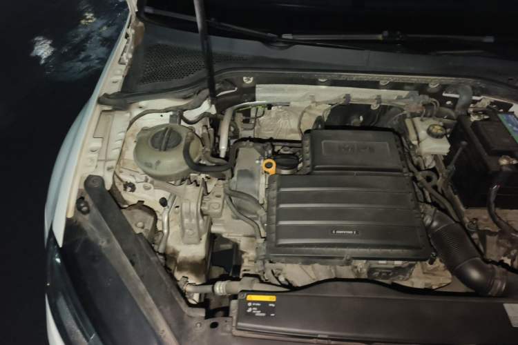 Used Volkswagen Golf 2016 1.6L Automatic Comfort Model Engine Bay Right