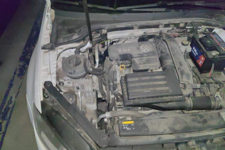 Used Volkswagen Golf 2016 230TSI Automatic Comfort Version Engine Bay Right