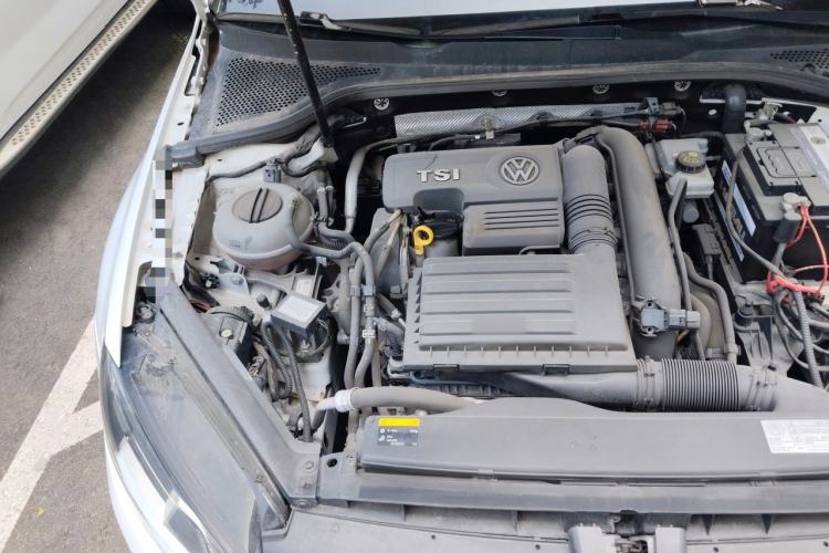 Used Volkswagen Golf 2016 230TSI Automatic Comfort Version Engine Bay Right