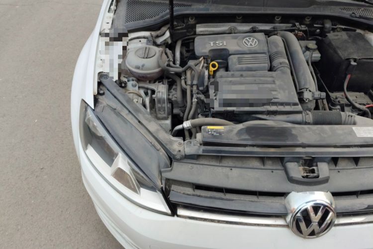 Used Volkswagen Golf 2016 230TSI Automatic Luxury Version Engine Bay Right