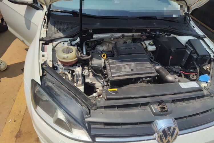 Used Volkswagen Golf 2016 1.6L Automatic Comfort Model Engine Bay Right