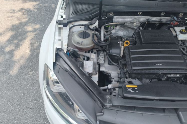 Used Volkswagen Golf 2016 1.6L Automatic Fashion Model Engine Bay Right