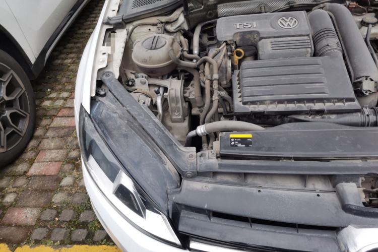 Used Volkswagen Golf 2016 230TSI Automatic Luxury Version Engine Bay Right