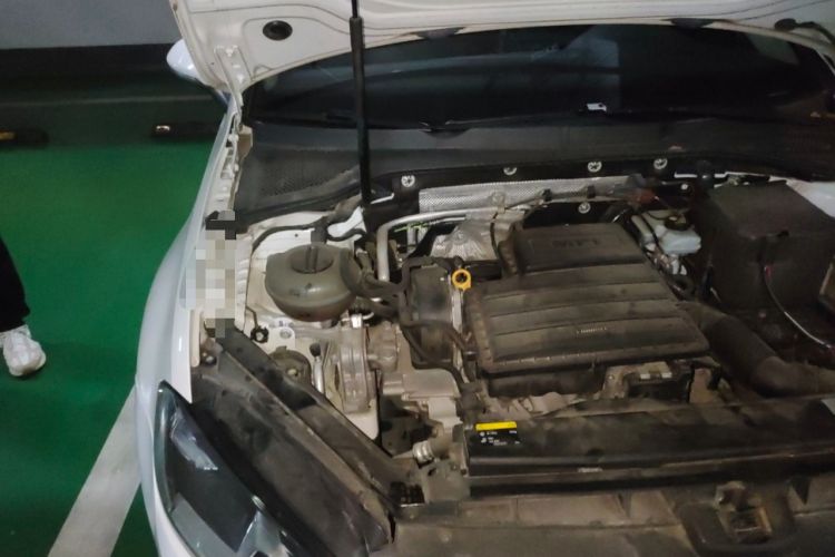 Used Volkswagen Golf 2016 1.6L Automatic Comfort Model Engine Bay Right