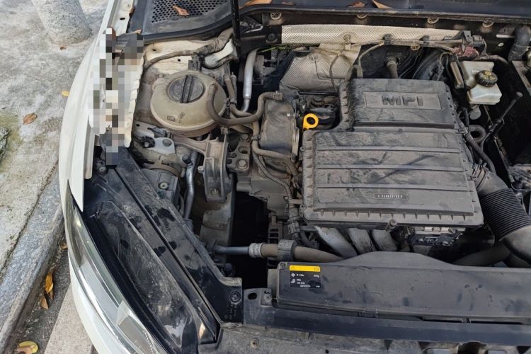 Used Volkswagen Golf 2016 1.6L Automatic Comfort Model Engine Bay Right