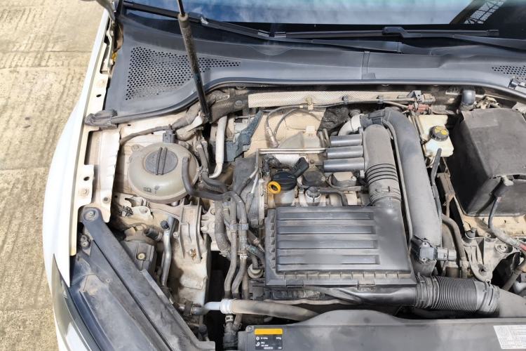 Used Volkswagen Golf 2016 230TSI Automatic Luxury Version Engine Bay Right