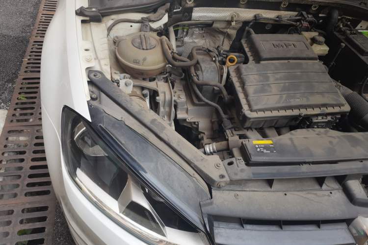 Used Volkswagen Golf 2016 1.6L Automatic Comfort Model Engine Bay Right
