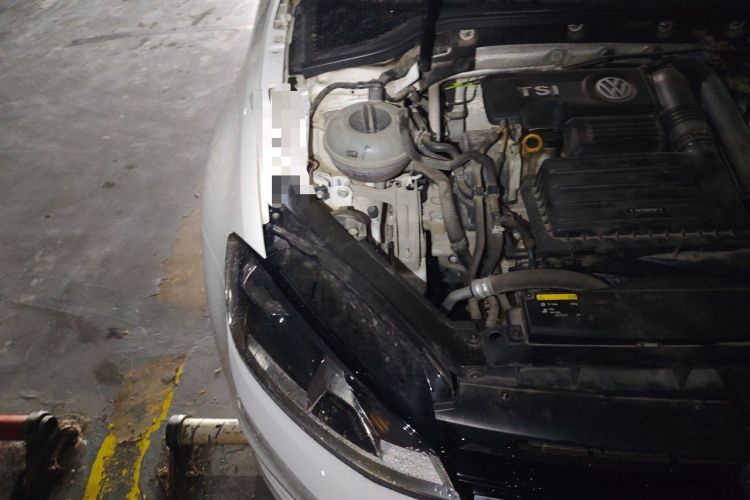 Used Volkswagen Golf 2016 230TSI Automatic Comfort Version Engine Bay Right