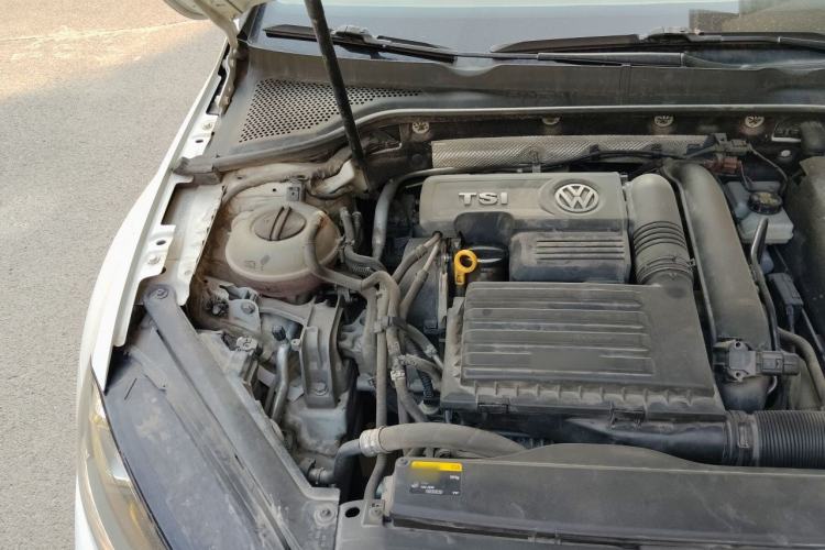 Used Volkswagen Golf 2016 1.4TSI Automatic R-Line Engine Bay Right