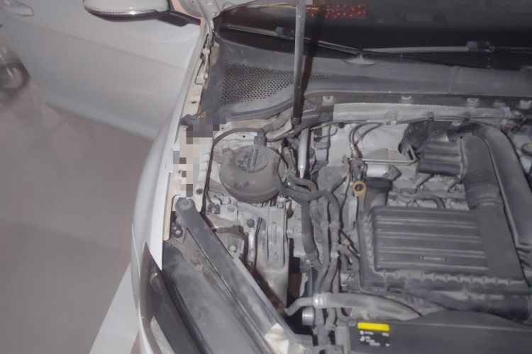 Used Volkswagen Golf 2016 230TSI Automatic Luxury Version Engine Bay Right