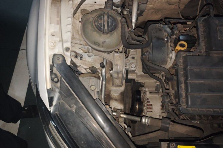 Used Volkswagen Golf 2016 1.6L Automatic Comfort Model Engine Bay Right